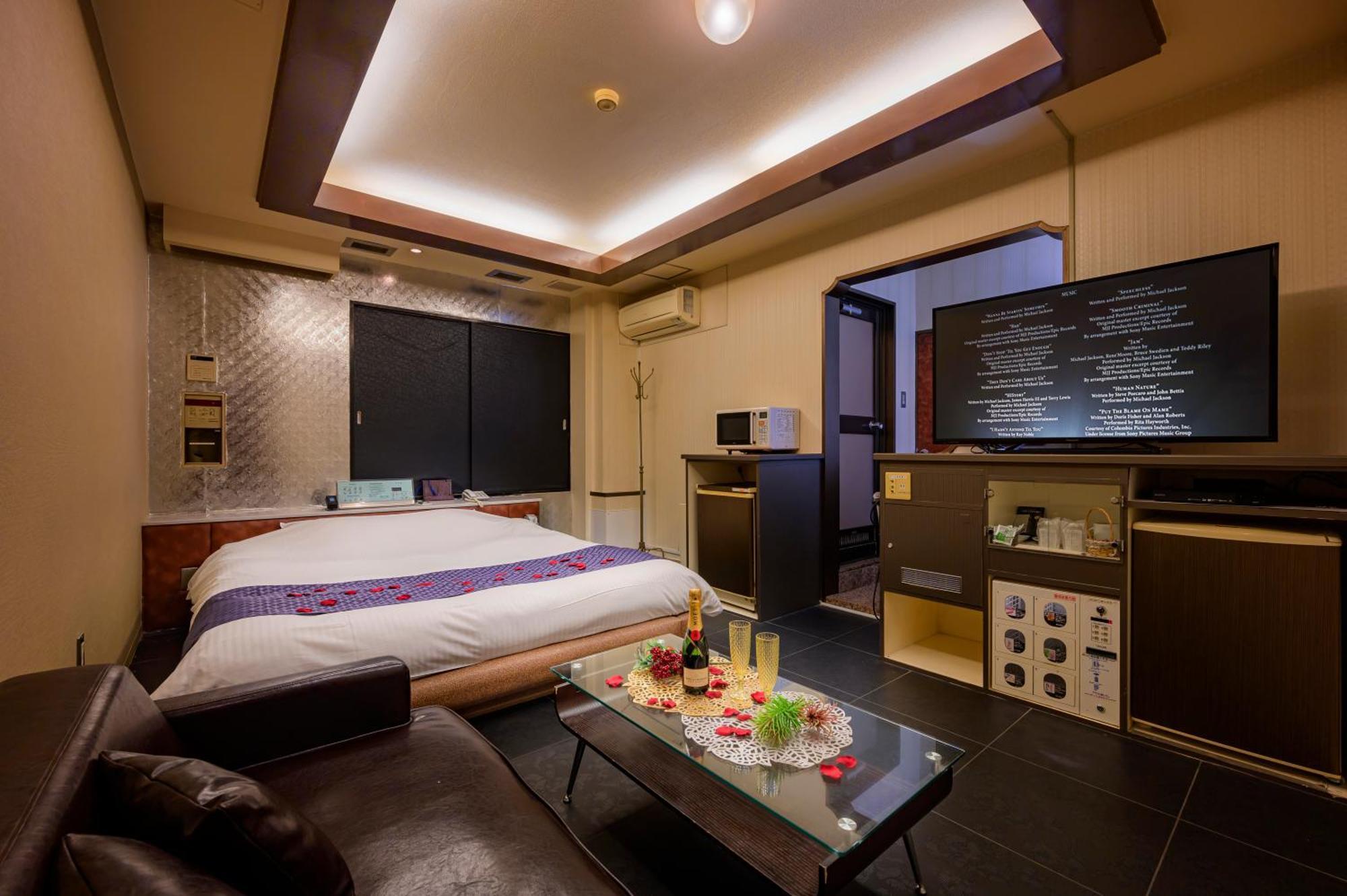 Hotel Mobilia (Adults Only) Tsurugashima Exterior photo